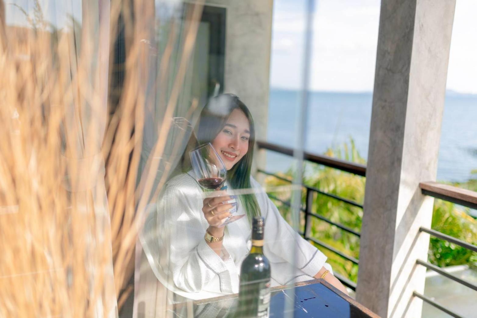 Windy Seaview Resort Chao Lao Beach Extérieur photo