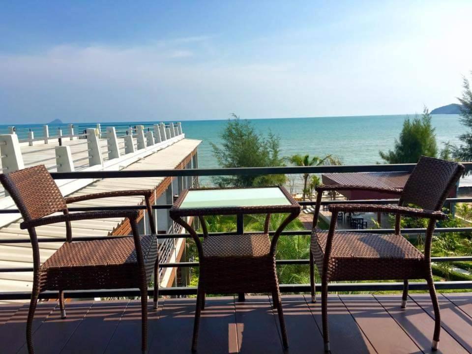 Windy Seaview Resort Chao Lao Beach Extérieur photo
